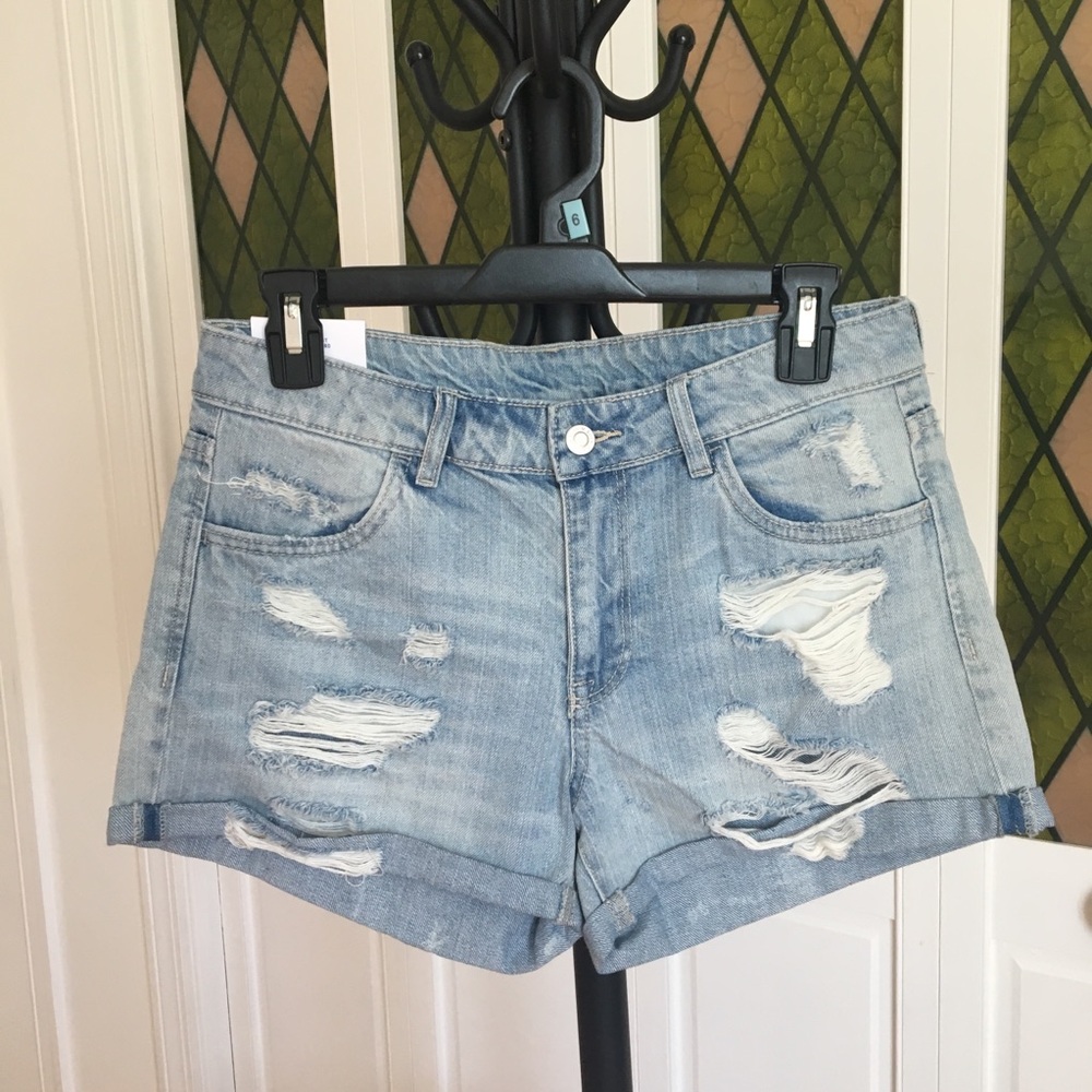 Size 6 H&M Distressed Waist Shorts